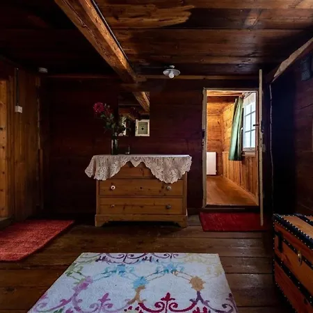 Lindeli, Ehemalige Holzofenbaeckerei Holiday home *